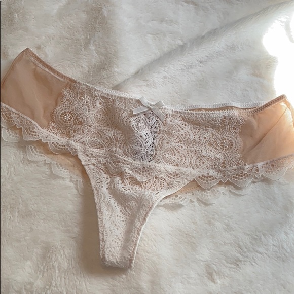 VS cheeky thong - NWT - Picture 1 of 4